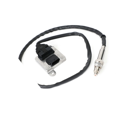 A0009053506 5WK96681F গাড়ী NOx সেন্সর 12V মার্সিডিজ বেঞ্জ E400